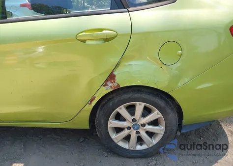 2013 Ford Fiesta Se z USA, uszkodzony, nr VIN 3FADP4BJ0DM136552